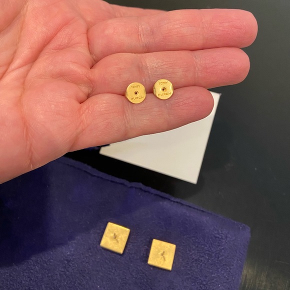 NWT Authentic luxury minimalist Tory Burch Block T Logo Stud Earrings